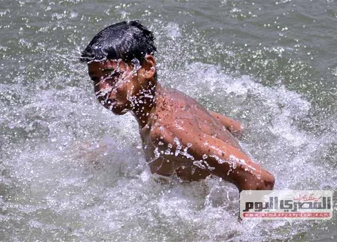 Very hot and humid weather continues across Egypt