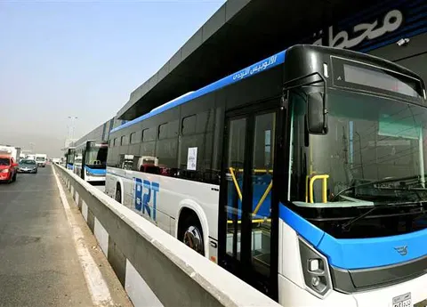 Transport Minister inspects 2nd phase of Cairo BRT project