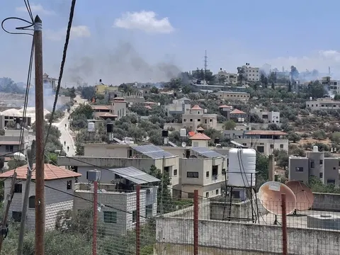West Bank raids result in death of Gaza police chief and arrest of 40 people in a single village