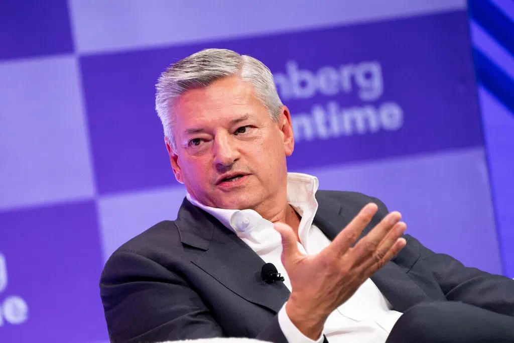 Netflix co-CEO Ted Sarandos says growth is slower than he'd like and defends the WBD pursuit, adding Netflix isn't seeking another acquisition to replace it (Sohee Kim/Bloomberg)