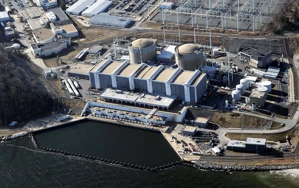 Amazon signs a 20-year deal to buy power from Constellation Energy, including boosting capacity at its Maryland nuclear plant, supporting $3B+ in investments (Will Wade/Bloomberg)