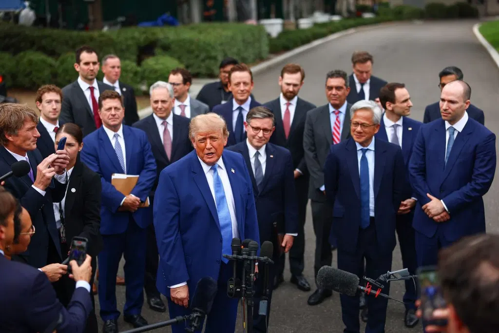 President Trump signs an executive order requiring federal government agencies to refer to AI as "Super Intelligence" or "SI" in all official communications (Michael Shepard/Bloomberg)