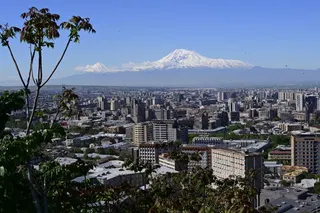 US startup Firebird is building a 300MW data center in Armenia, set to host 70K+ Nvidia chips by 2027; sources: Trump pledged Nvidia export approvals to Armenia (Mackenzie Hawkins/Bloomberg)