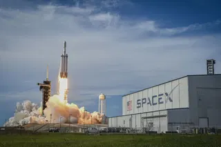 Sources: SpaceX has discussed buying customer and operational information from troubled or defunct startups as a more affordable data source for AI training (Carmen Arroyo/Bloomberg)
