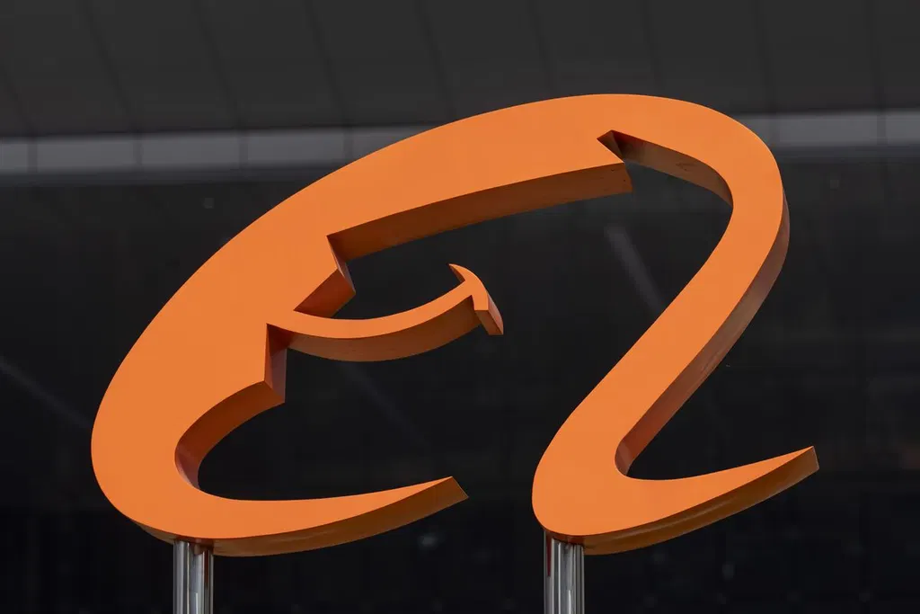 Alibaba's T-Head unveils the Zhenwu V900 AI accelerator, which it says triples its predecessor's performance and can scale to clusters of up to 500,000 units (Bloomberg)