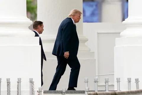 Trump's Iran Gamble Meets Political Reality