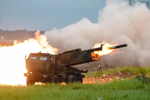 Taiwan Tests HIMARS Missiles on Island's West Coast