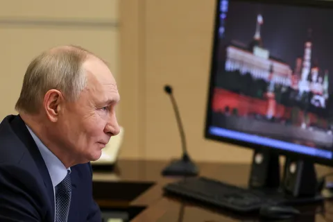 Putin Is in a Perilous Position. Nothing Is Going To Save Him.
