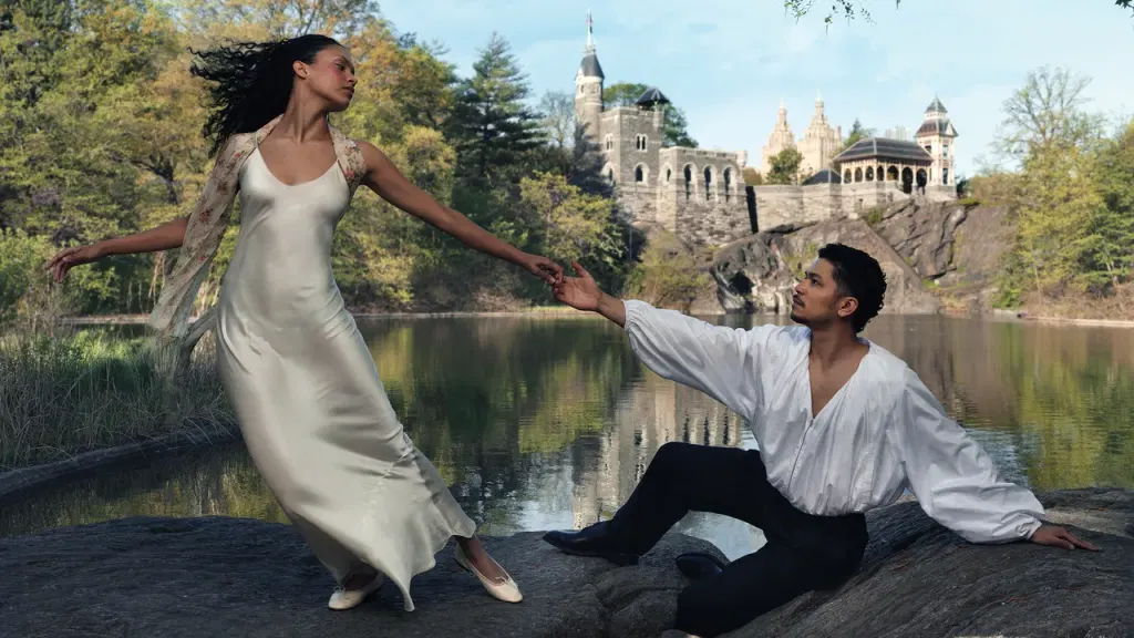 A Striking New Romeo and Juliet, Set Along the U.S.-Mexico Border