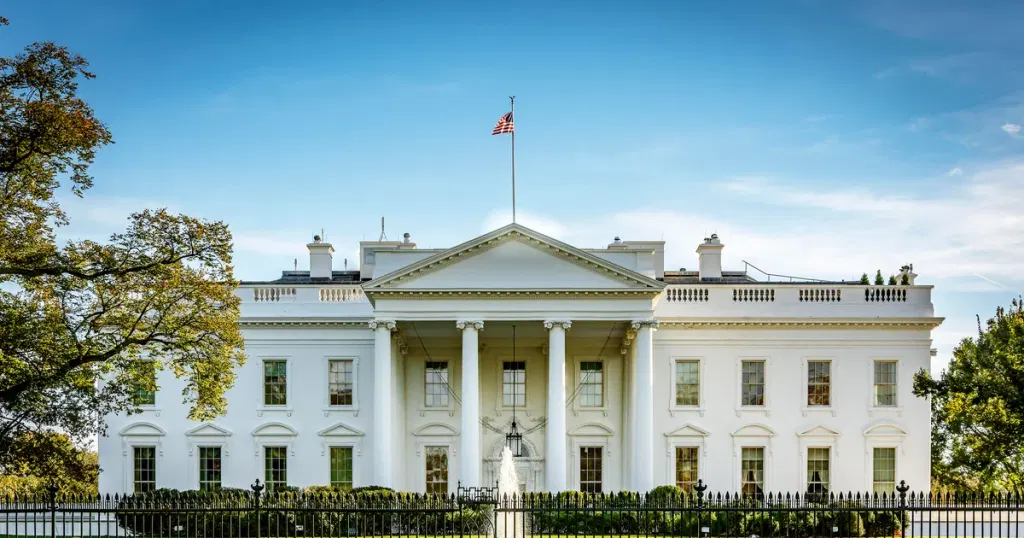 Apparent gunshots heard near White House's North Lawn