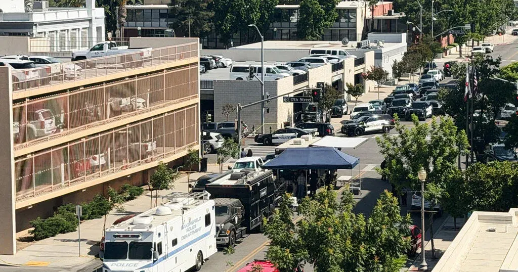 Suspect barricaded with hostages in Southern California bank, officials say