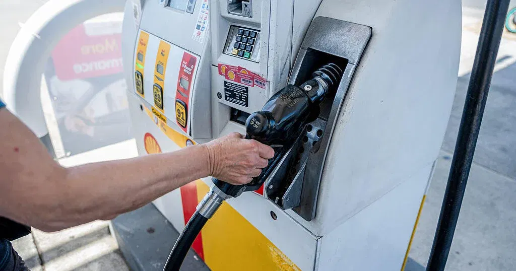 Oil prices tumble, stock set to rise amid pause in U.S.-Iran fighting