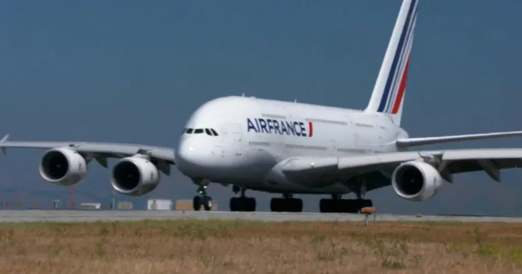 Detroit-bound plane diverted to Canada over Ebola concerns