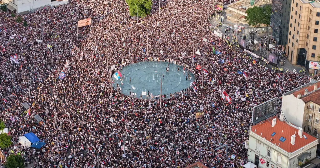 Serbian protesters clash with police amid anti-government rally in Belgrade