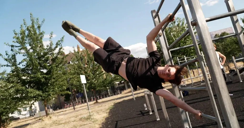 London teens exercise at outdoor gymnasium made from confiscated knives