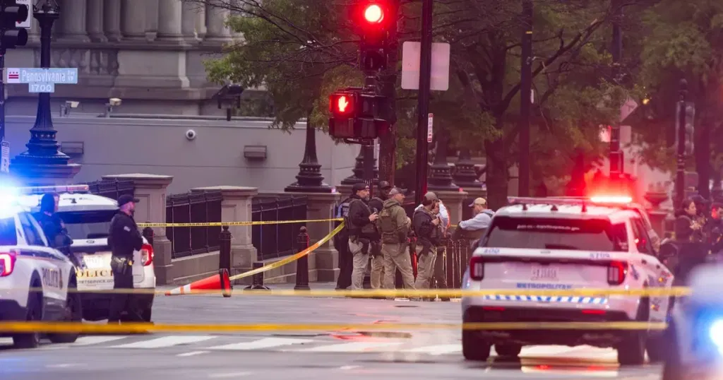 White House shooting suspect had history of run-ins with Secret Service, court documents show