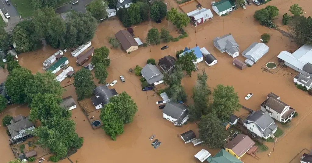 2 killed in flash floods that inundated West Virginia