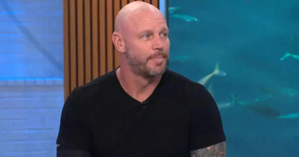 Paul de Gelder talks about dangerous mission to track the largest great white shark