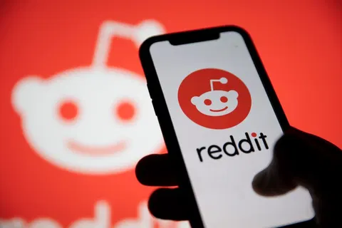"Smosh Reads Reddit Stories" is my new podcast obsession