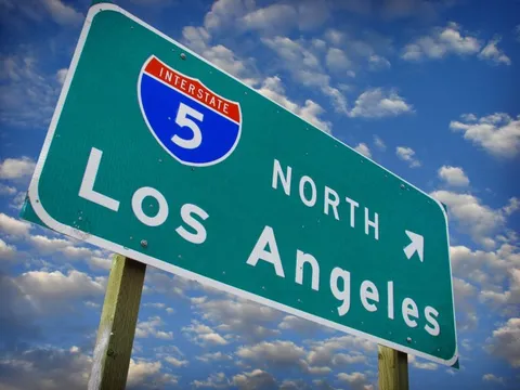 Dashcam shows Los Angeles cops dangerously lose their suspect