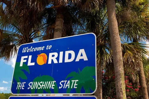 Florida cops drop ticket for woman accused of holding phone in hand she does not have