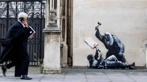 UK government spent £85,300 removing a Banksy mural