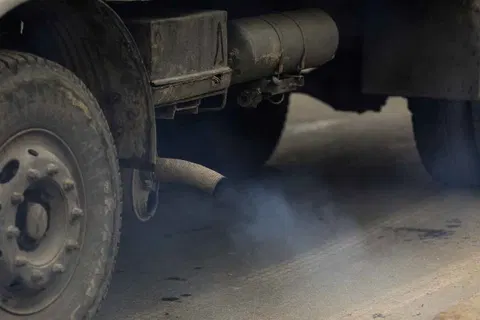 NYC bounty hunters earn 25% of fines for catching idling trucks