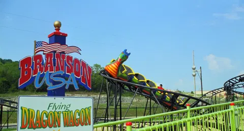 The saga of the weirdest theme park in the Midwest via Defunctland