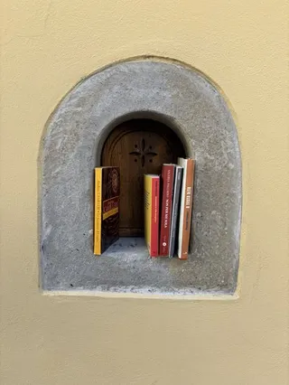 Book Corners is a growing map of places to leave or grab a free book