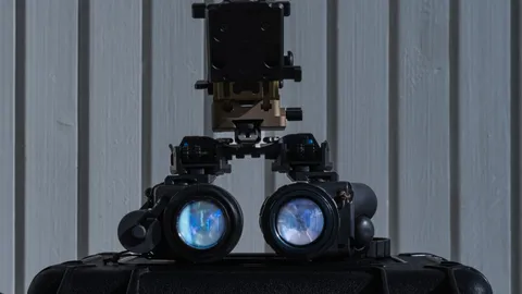 Researchers devise a full-color night vision goggle