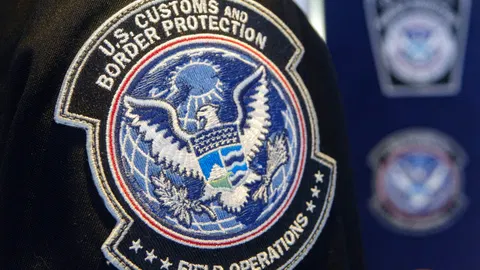 Returning from vacation? The government can search your phone without a warrant.