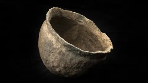 Someone May Have Buried This Mysterious Pot on Purpose 400 Years Ago &mdash; but No One Knows Why