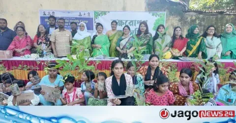 রাবির হরিজন পল্লীতে গর্ভবতী মায়েদের পাশে মহিলা ও রোটারি ক্লাব