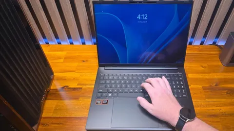 PSA: Your watch band may be messing with your laptop – magnetic clasps can cause lid sensors to lock your PC