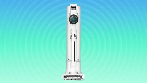 Shoppers rate this self-emptying stick vacuum higher than a Dyson and call it "excellent" — and it's just AU$649 right now