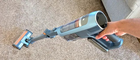 The Shark Powerdetect Speed delivers superb cleaning in short bursts, and with a mess-reducing auto-empty dock, it's superb value