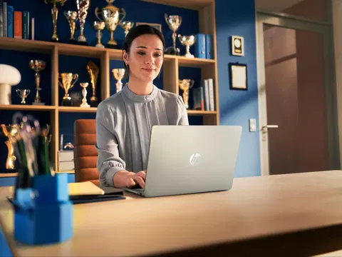 The HP OmniBook 3 is built for students, from class to downtime