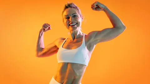  A physical therapist wants you to try this 10-minute full-body workout, designed for women over 40 that builds strength and stamina using just 4 exercises 