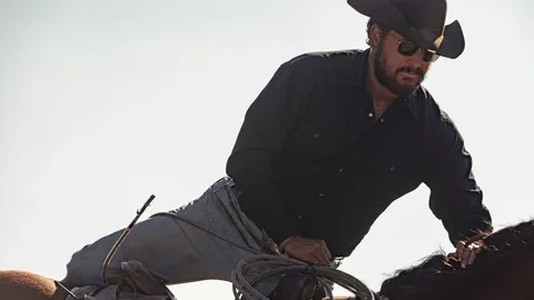  Dutton Ranch fans are already hoping one unhinged character 'doesn't survive' first season of Taylor Sheridan's Yellowstone spinoff series — but for the 'dumbest reason' 