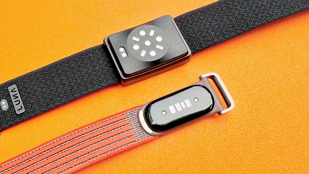 Luna Band vs Fitbit Air — 5 key differences between these affordable fitness trackers