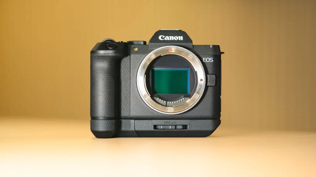 The Canon EOS R8 II isn’t the retro camera fans expected — the full-frame upgrade has a ‘modern twist’ that’s giving me strong Nikon and Sony vibes
