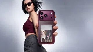  This new Ugreen case adds an E Ink screen to the back of your iPhone 18 Pro — but it’s no match for my Xteink X4 Pro 