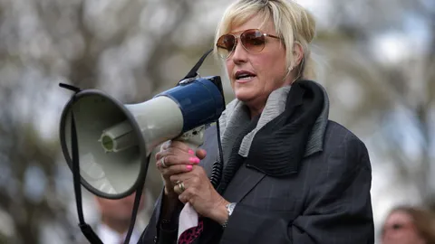  Erin Brockovich starts tracking AI data centers, calls on affected communities to submit issues — website shows more than 2,700 reports from across the US raising various concerns 