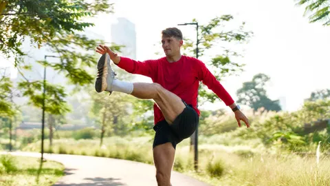 I did the Frankenstein walk to strengthen my hip flexors and build core stability: here’s what happened after a week