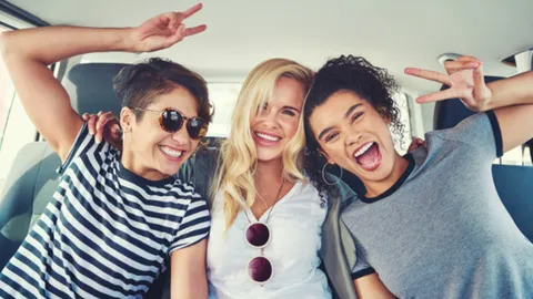 That peace sign you do in your selfies could let AI steal your fingerprints for scammers — here’s how