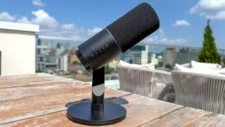  I spent a week with the Razer Seiren V3 Pro — here’s how it stacks up to my Elgato Wave 3 