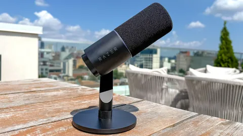  I spent a week with the Razer Seiren V3 Pro — here’s how it stacks up to my Elgato Wave 3 