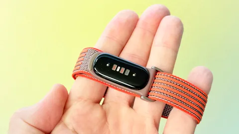 I tested the Fitbit Air for a week — and it’s the best no-fuss, subscription-free fitness tracker available right now