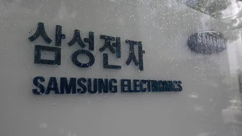 Samsung's $400,000 payout for memory workers sparks revolt as other divisions get only $4,000, fueling intentional production slowdowns — internal resentment disrupts packaging operations, major AI chip project decisions to a complete halt