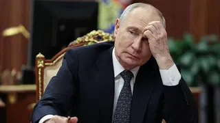  Official Russian state photo shows Vladimir Putin casting online vote using an unlicensed version of Windows 10 — and to make things worse, it's on an American Dell PC 